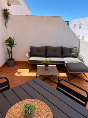 Ático segunda línea de playa con terraza, Rota